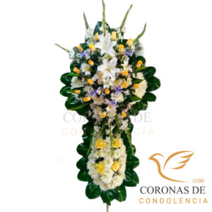 Arreglos florales para velorio Cruz fúnebre de 24 rosas amarillas cruz-01